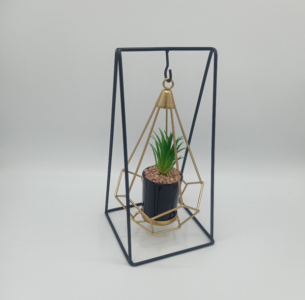PLANTER IN METALLIC STAND