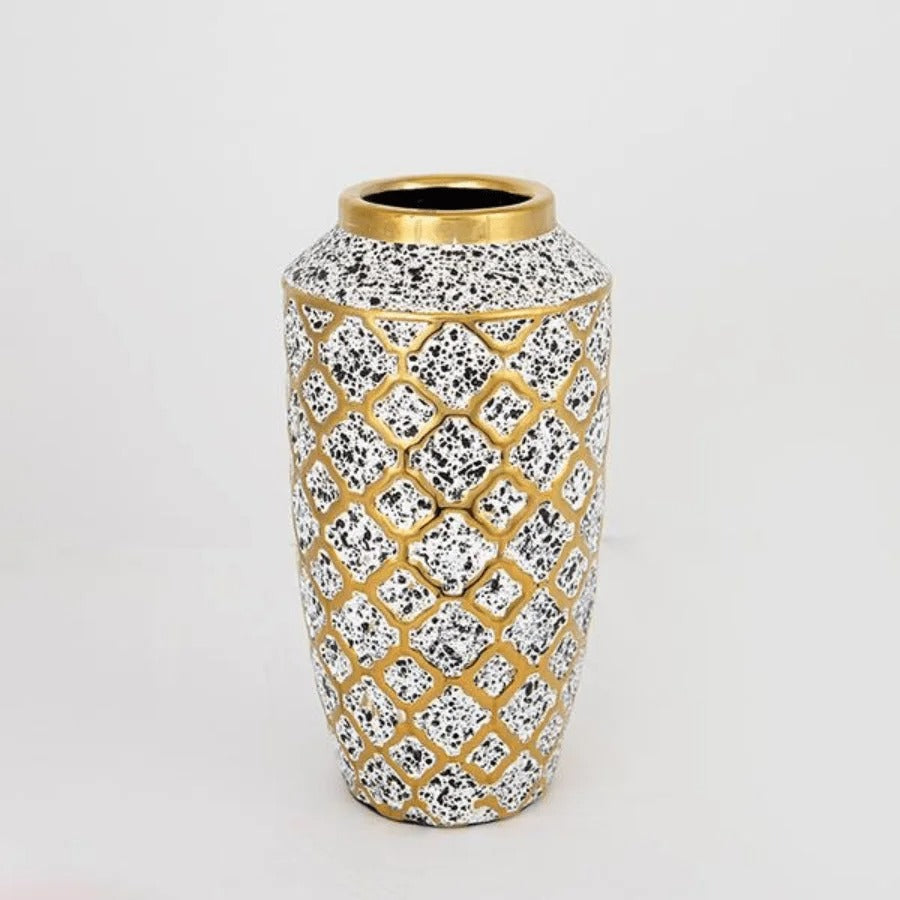 DOTTED TEXTURED VASE