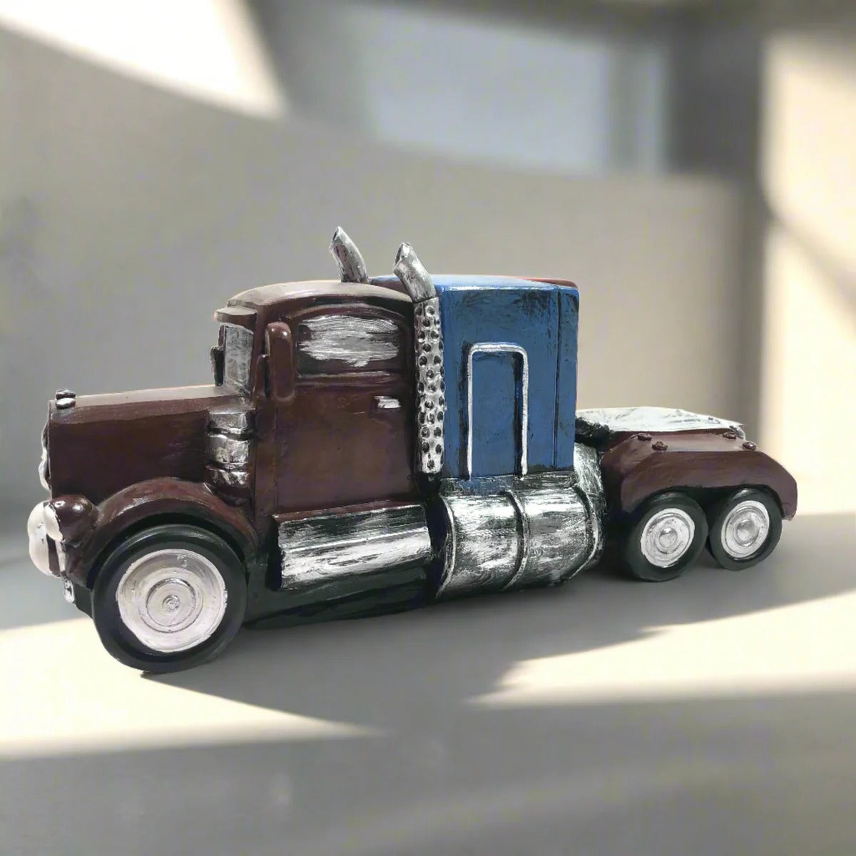 RESIN OLD TRUCK MODEL