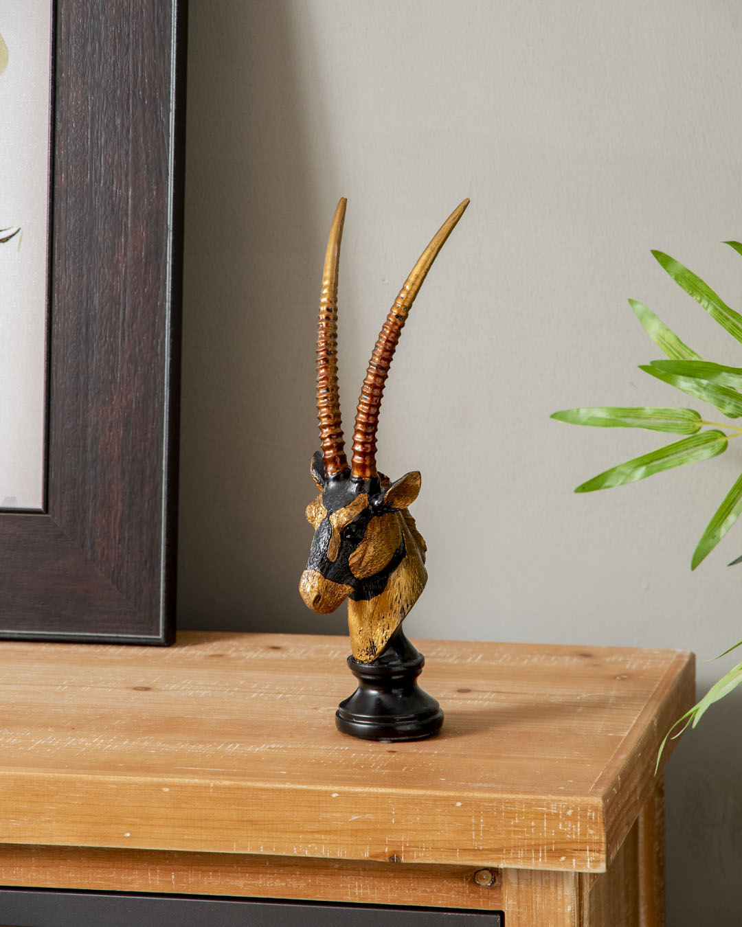 MAJESTIC MARKHOR HEAD SCULPTURE