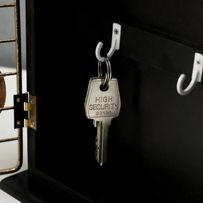 RINGER WOODEN KEY HOLDER WITH DOOR