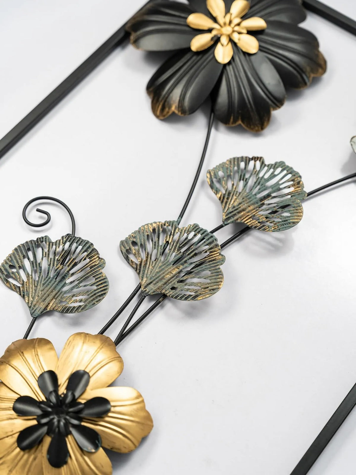 RUSTIC WROUGHT IRON WALL HANGING
