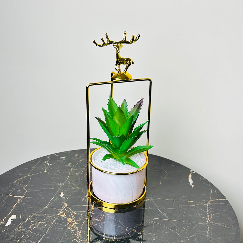 PLANTER WITH DEER STAND