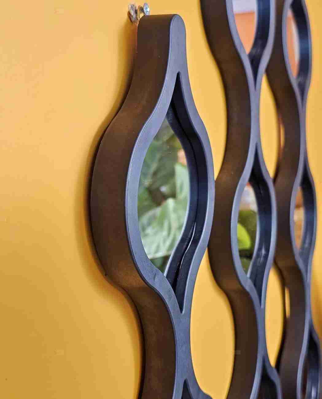 BLACK WALL HANGING MIRRORS (3 PCS)