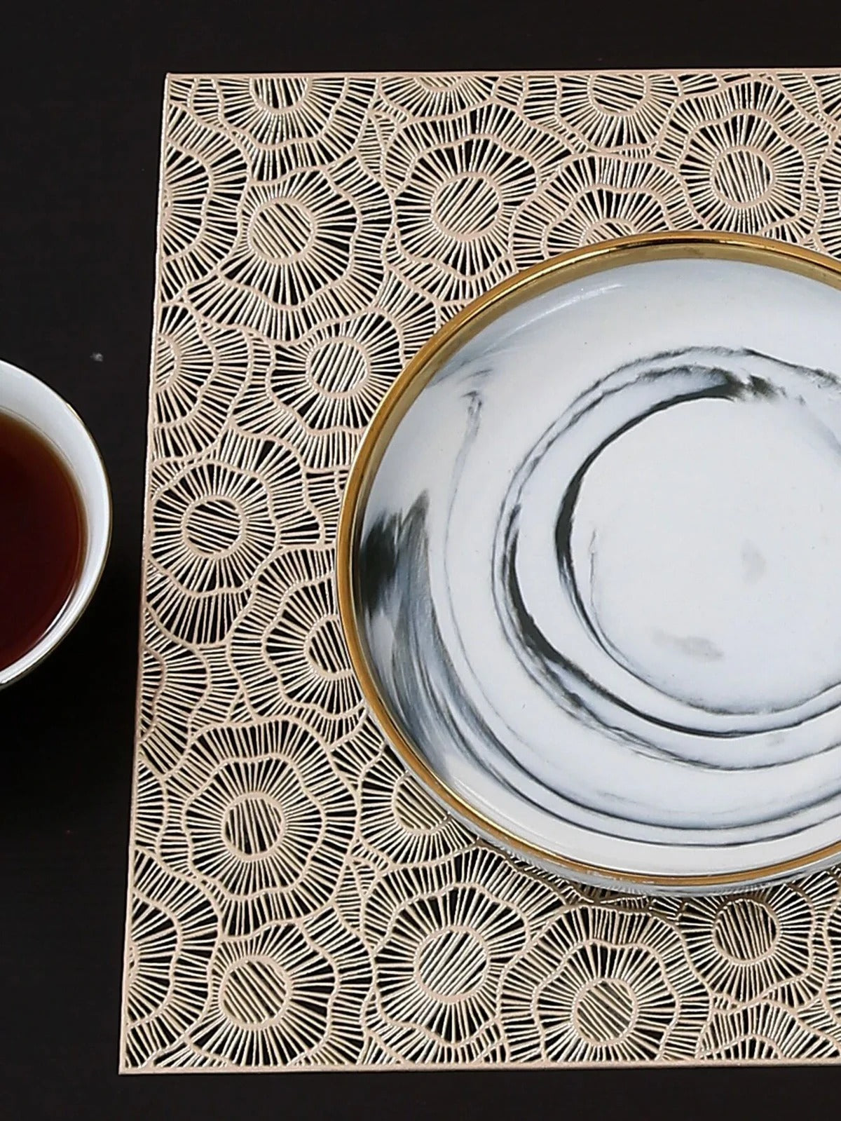 GOLDEN DESIGN PLACEMATS (SET OF 2)