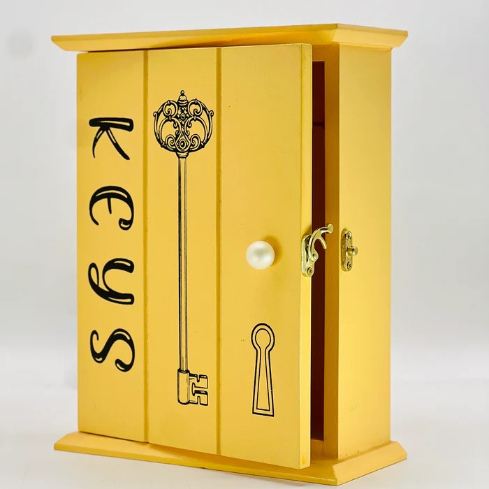 WOODEN DOOR KEY HOLDER