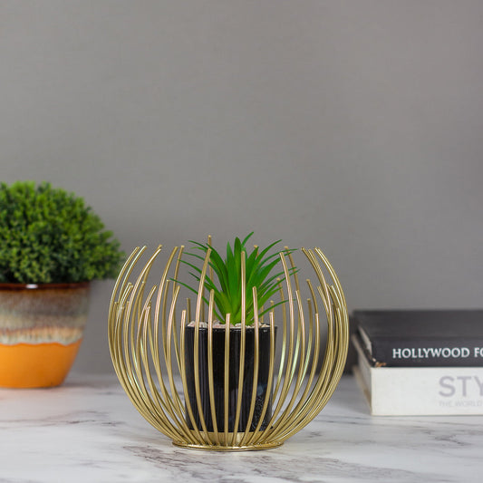 SPIKE METALLIC PLANTER IN POT