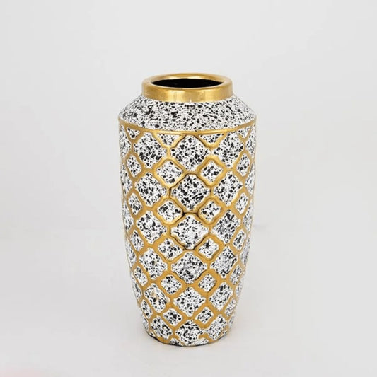 DOTTED TEXTURED VASE