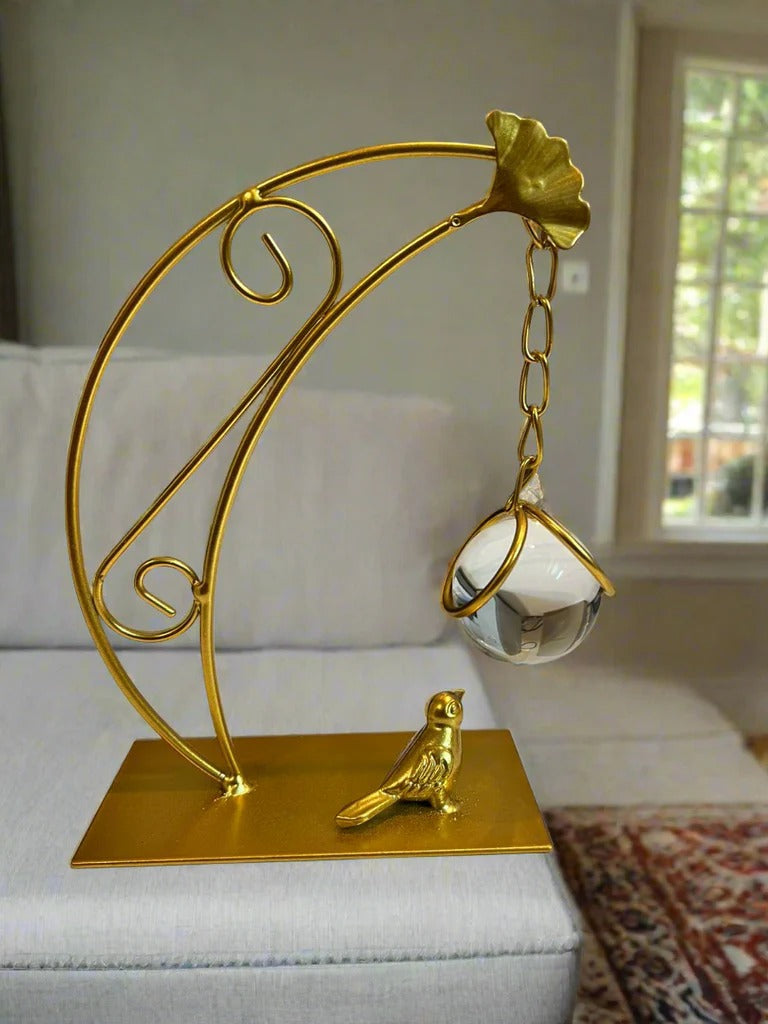 CRYSTAL BALL WITH METALLIC STAND