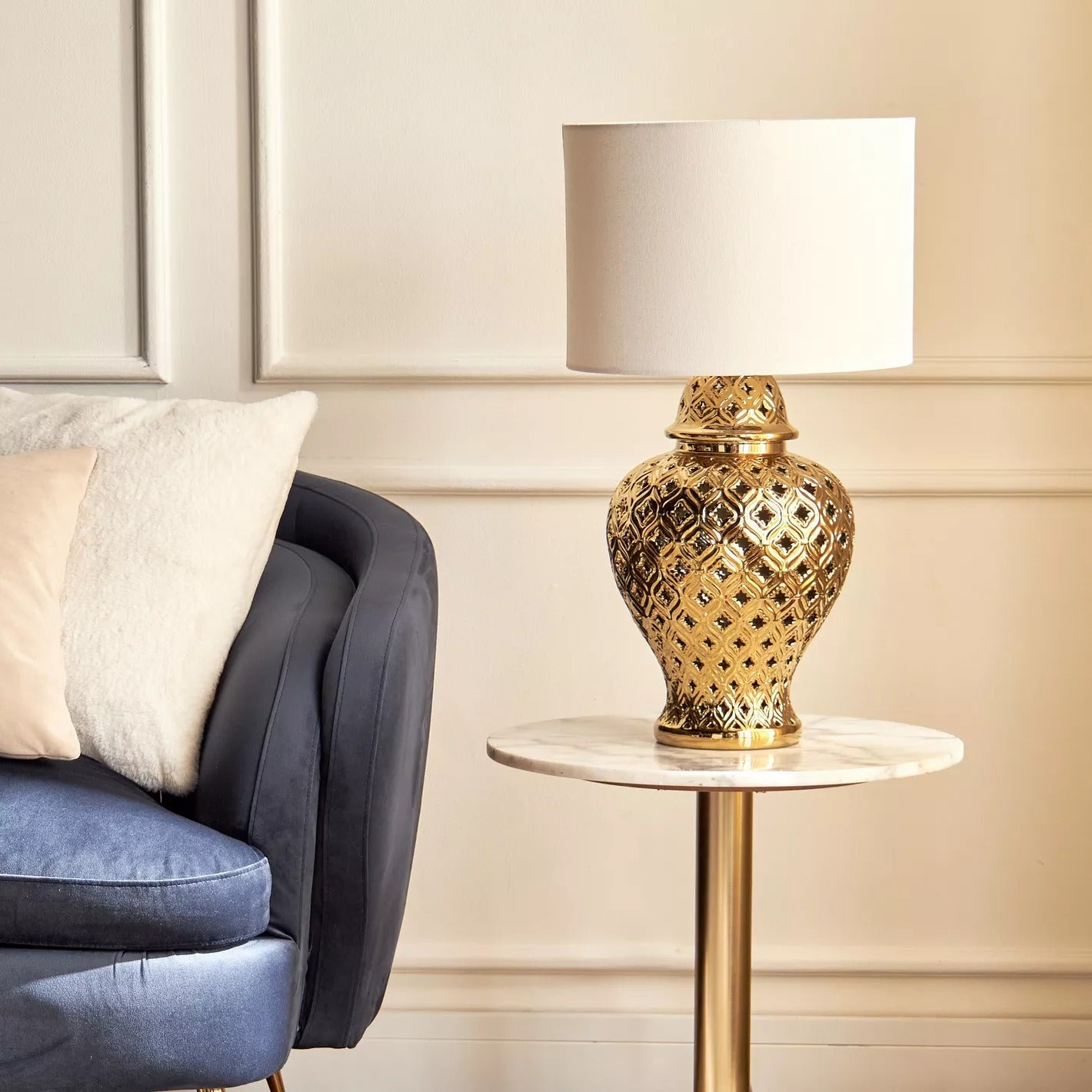 LUXURY TABLE LAMP WITH SHADE