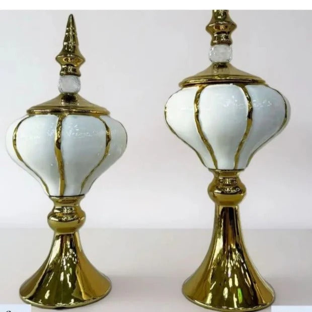 GOLDEN METALLIC TABLE DECOR