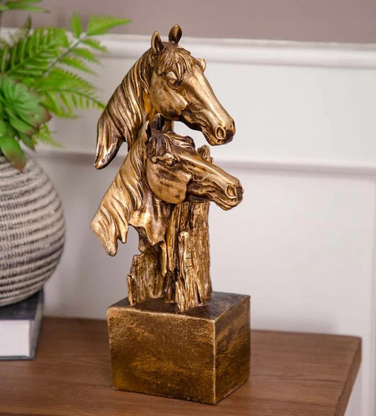 GRACEFULL HORSE SCULPTURE