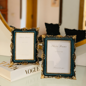 GREEN BORDER PHOTO FRAME (SET OF 2)