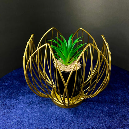 SPIKE DESIGN METALLIC PLANTER IN POT