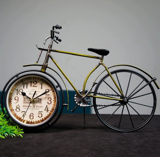 DECORATIVE CYCLE WITH CLOCK