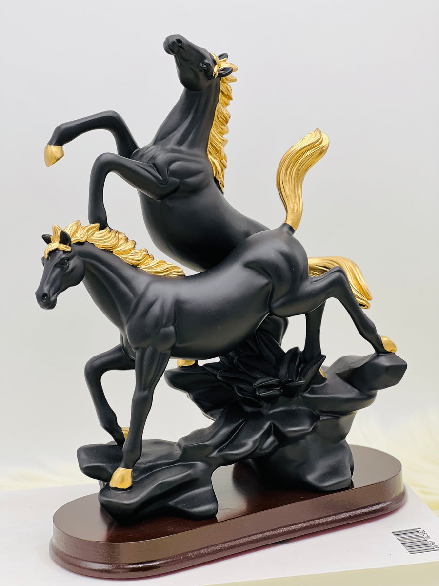 CLASSIC MATTE HORSES STATUE