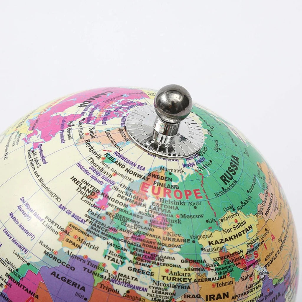 GLOBE WITH METALLIC STAND
