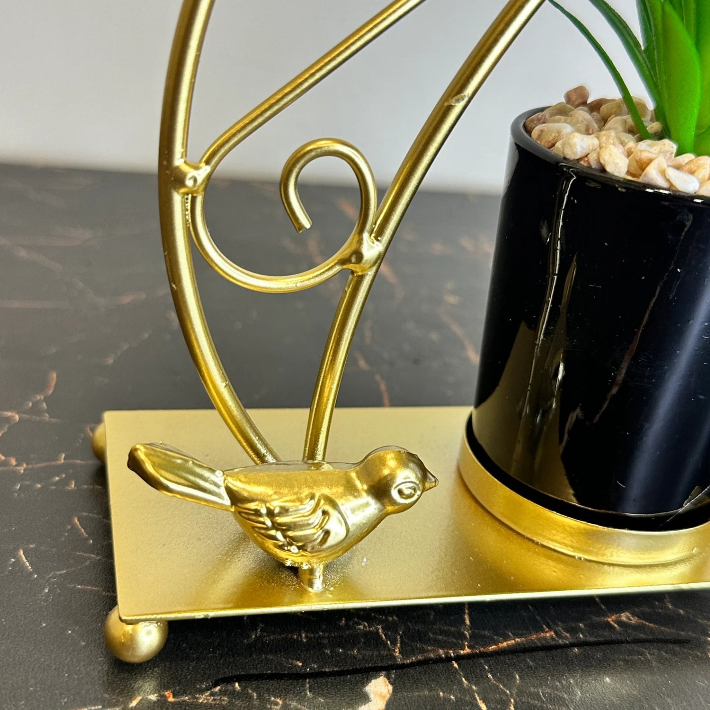 LEAFLET METALLIC PLANTER IN POT