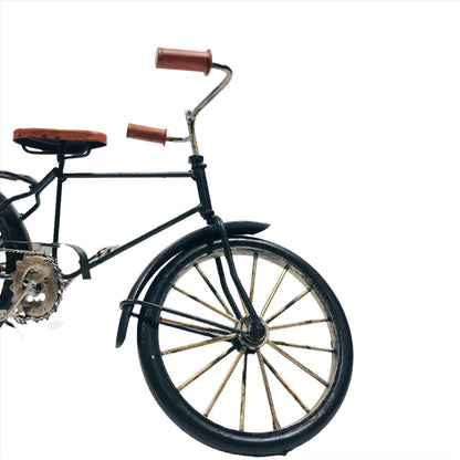 METALLIC CYCLE MODEL