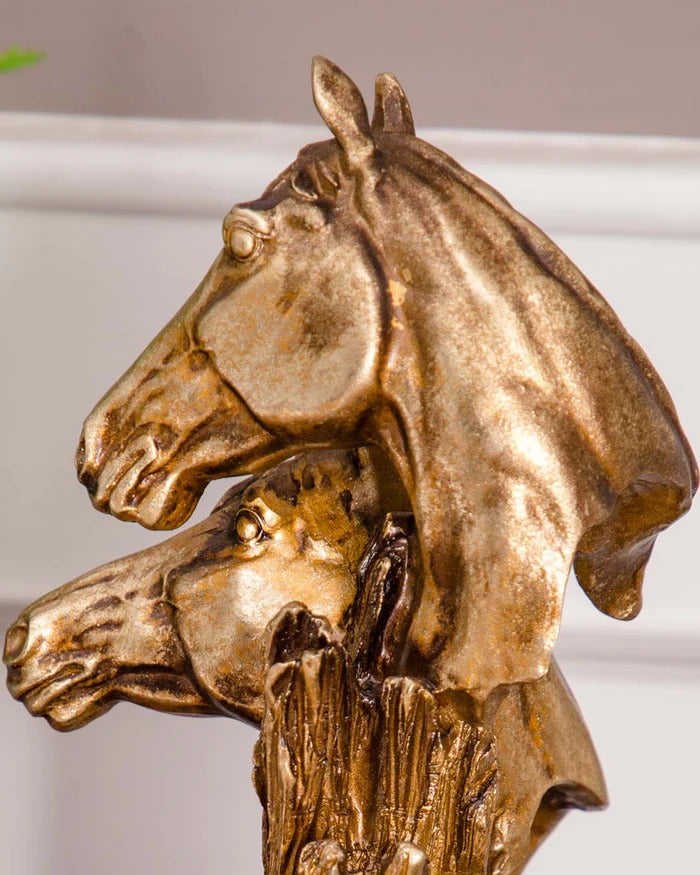 GRACEFULL HORSE SCULPTURE