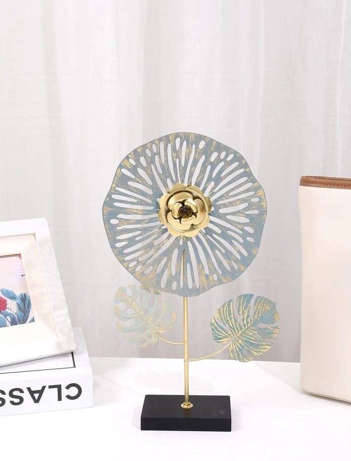 FLORET DESIGN METALLIC ORNAMENT