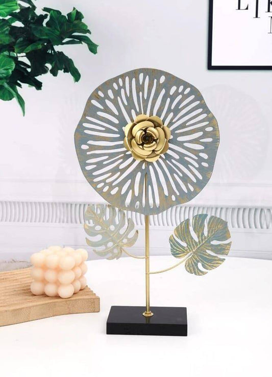 FLORET DESIGN METALLIC ORNAMENT